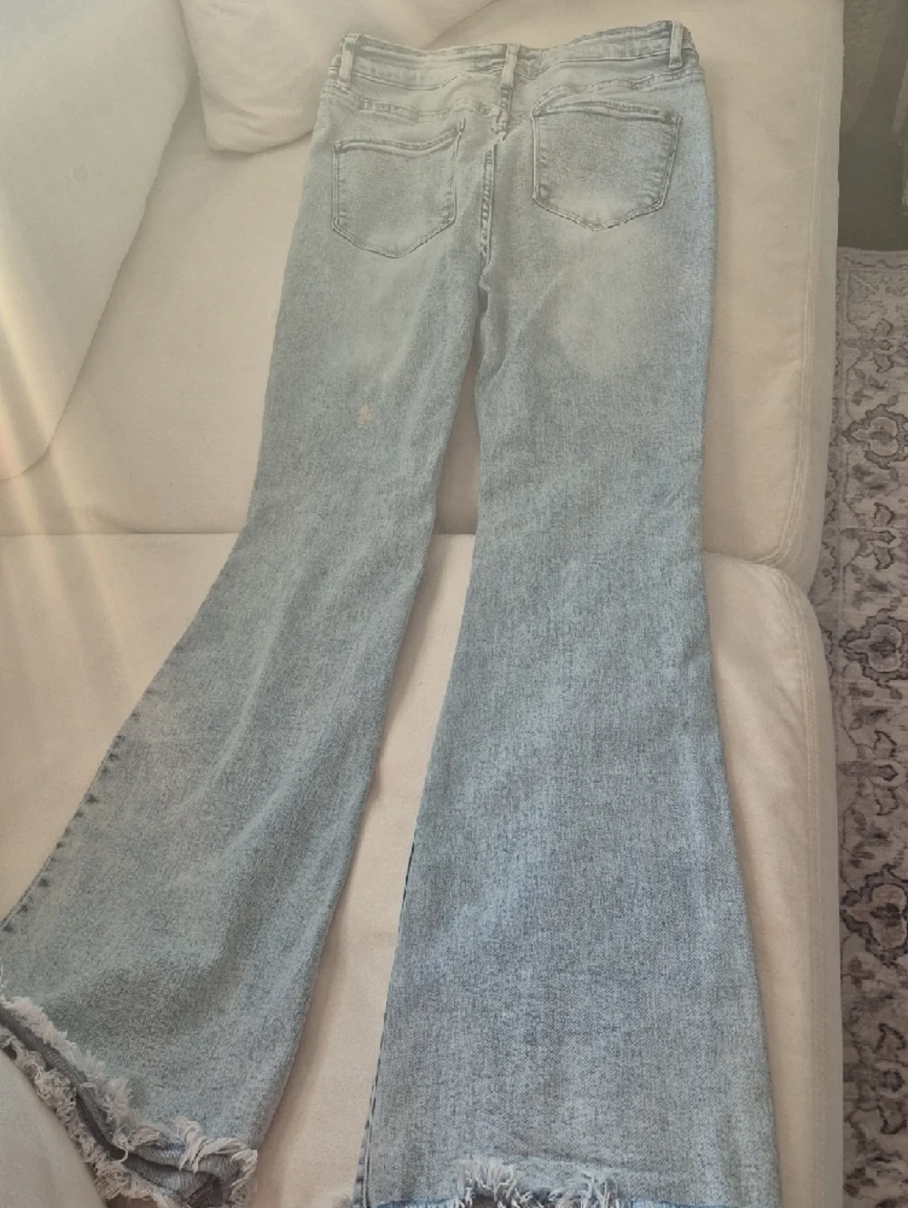 Light Wash Flared Women’s Stretch Jeans - Willow Boutique - Picture 4 of 7